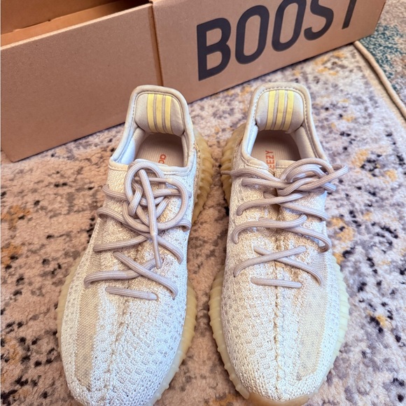 YEEZY  350 with box - Picture 11 of 11